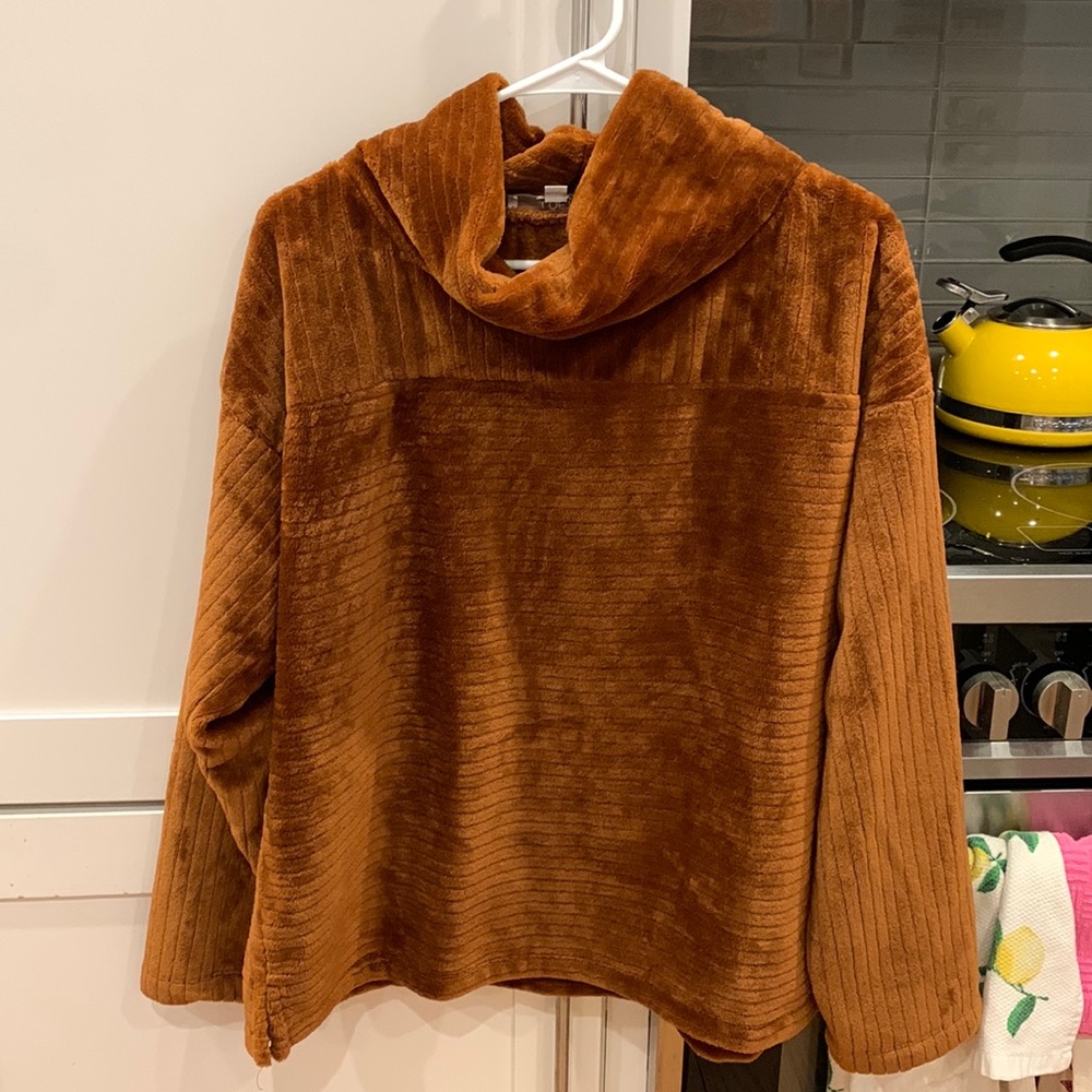 Brown ribbed fuzzy sweater